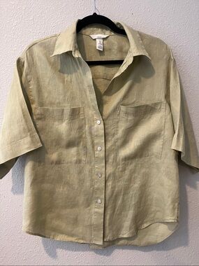 H&M sage  Green Linen  short sleeve Shirt
Cropped, relaxed Linen
Sz S